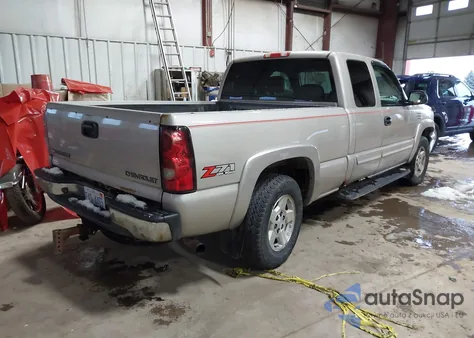 2005 Chevrolet Silverado 1500 Z71 z USA, uszkodzony, nr VIN 1GCEK19B25E247752